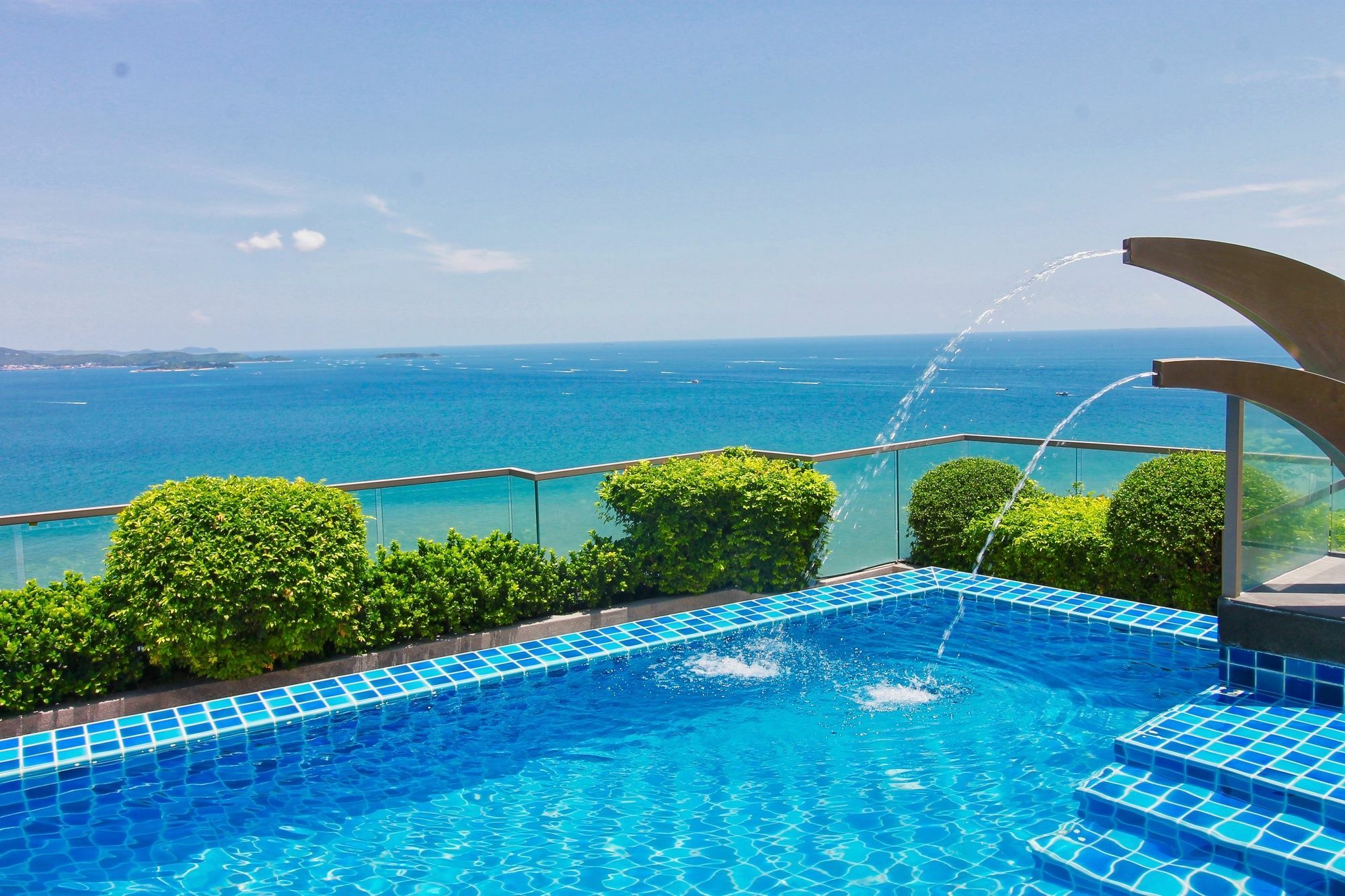 Ferienwohnung The Peak Towers Pattaya Exterior foto